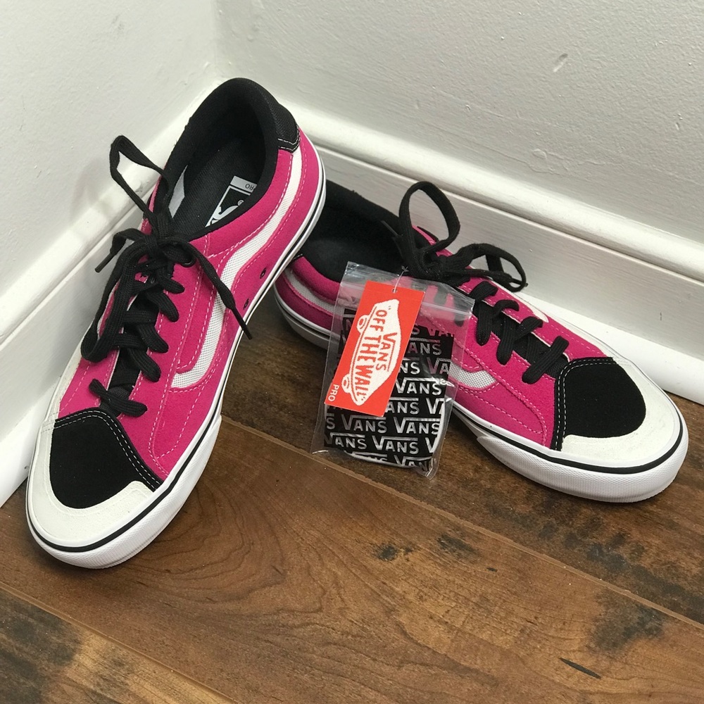 NWT Vans 'TNT Advanced Prot" Black/Pink/White Shoe